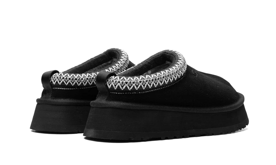 back view of the ugg tazz black
